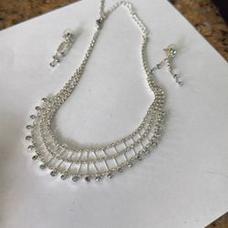 Beautiful necklace with matching earrings
