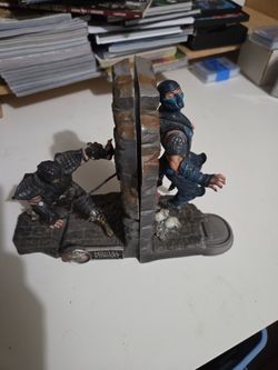 Mortal Kombat Sub-Zero & Scorpion Bookend Set