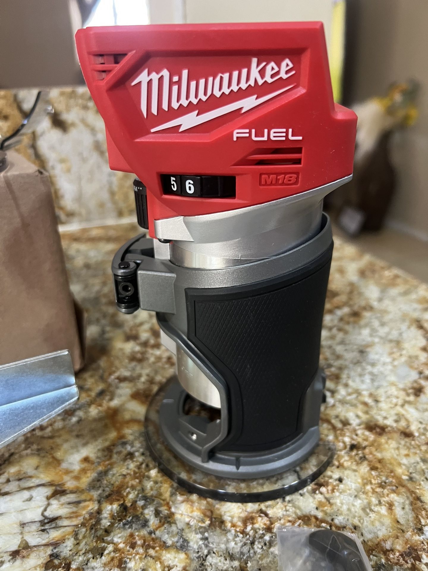 Milwaukee M18 FUEL 18V Lithium-lon Brushless Cordless Compact Router (Tool-Only)