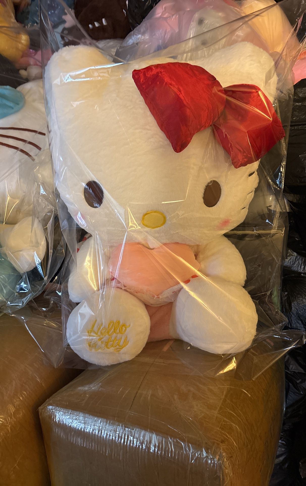 New Plushies Jumbo 100 Cm , Each ? 100 Dolares