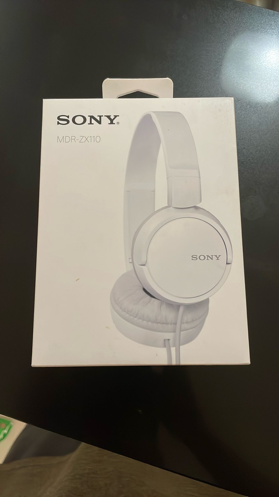 SONY MDR-ZX110 (BRAND NEW IN BOX) 25$