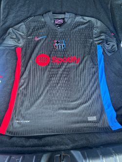 Lamine yamal retro Size L brand new lmk best in sac