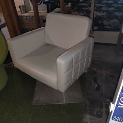Hydraulic Salon Chair. WORKS!