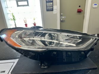 2017-19 Ford Fusion Headlight