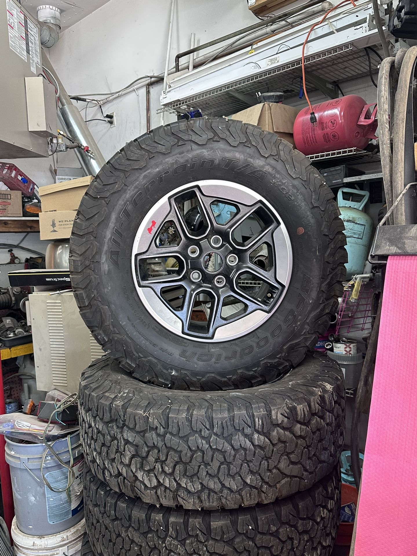 Jeep Wheels And Tires 287/70/17R for Sale in Loveland, CO OfferUp