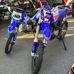 New R140 Dirt Bikes ( SALE ) Brand New 