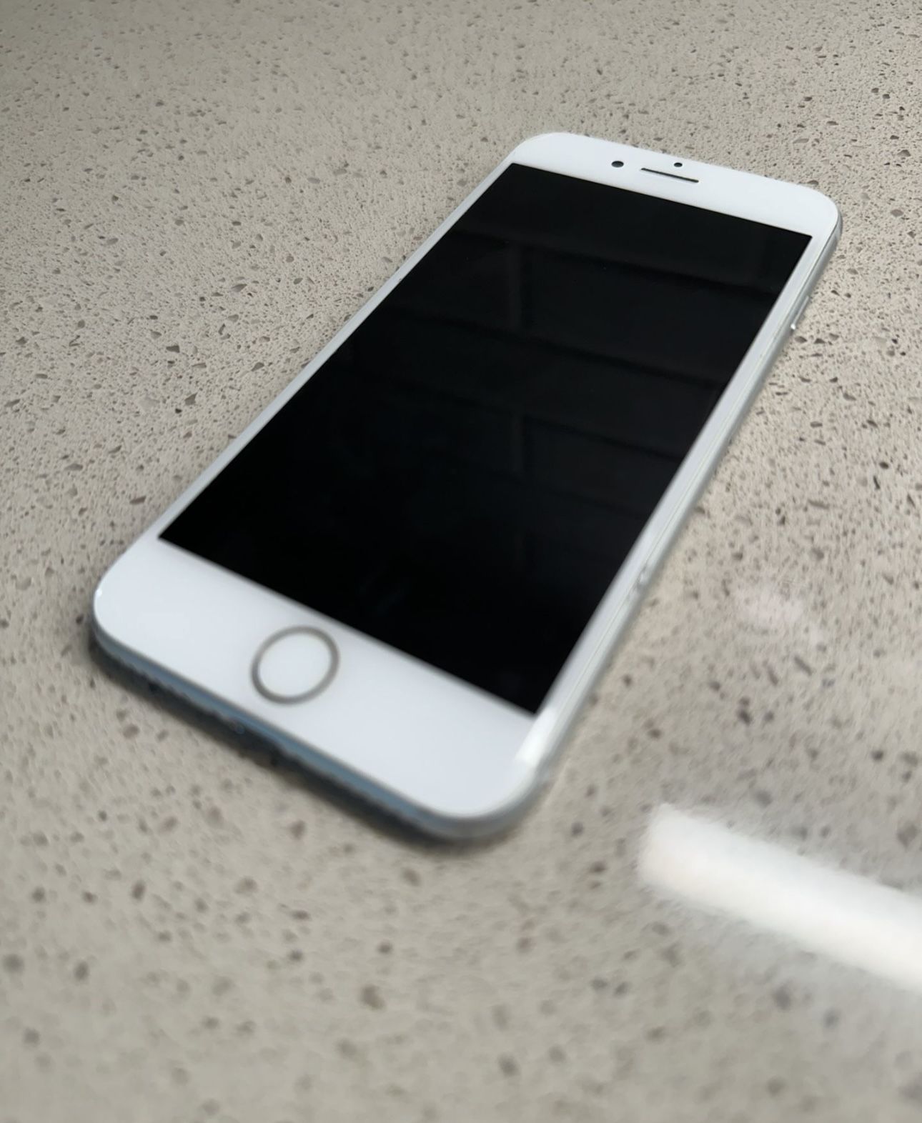 Iphone 7 256gb, White. As Is