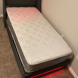 Mattress 10” Inches Thick Quality And Comfort Starting At $150 Twin Size. Also Available in: Full-Queen And King New From Factory Same Day Delivery 🚚