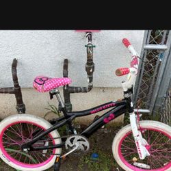 Hello Kitty 18" Bike Fair Condition 