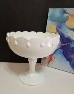 Vintage Indiana Glass milk glass pedestal compote/fruit bowl in the Teardrop pattern