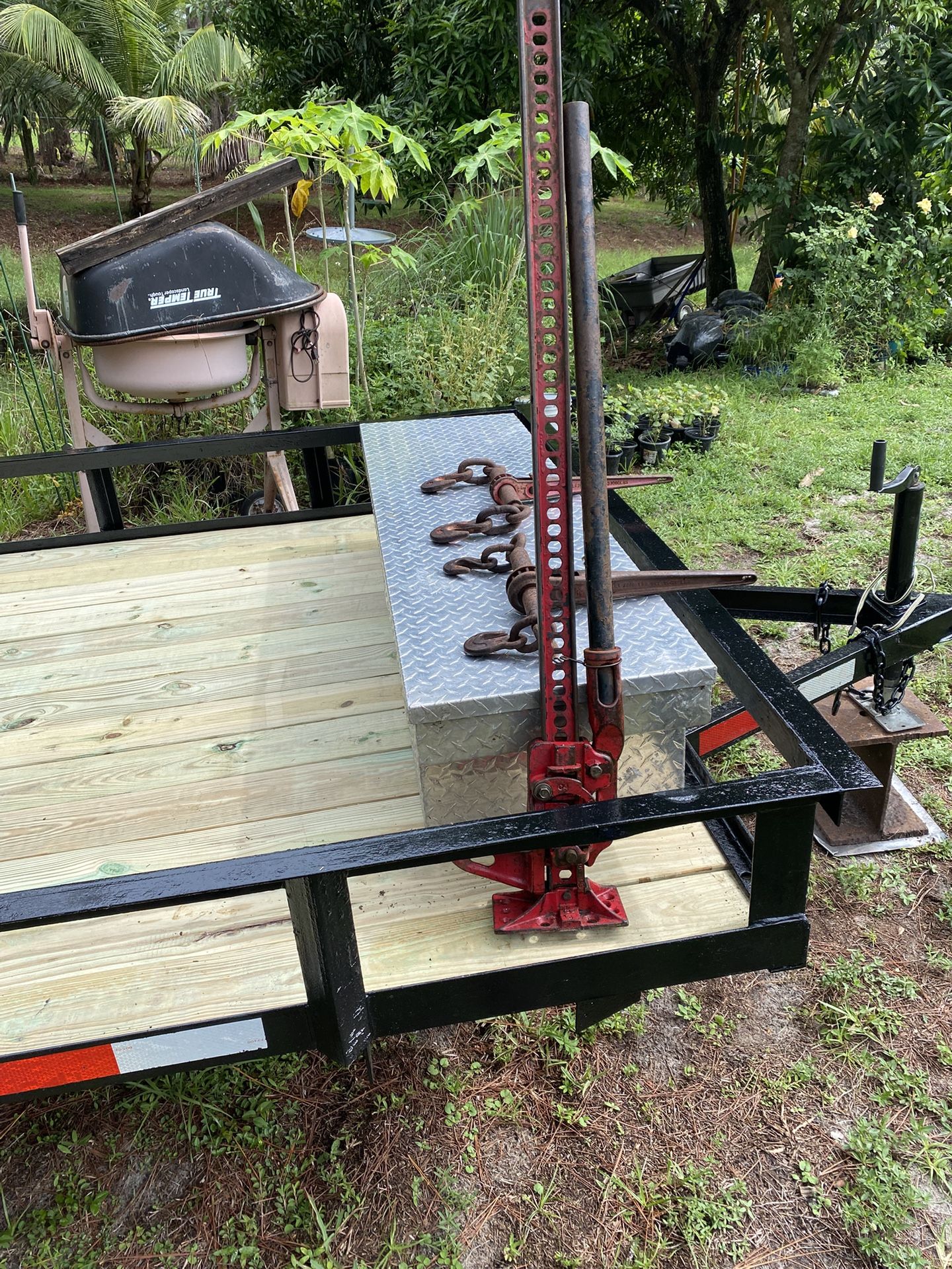 16 foot trailer ready to go with new planks everything works no problem. Moving cannot take the trailer with me. It comes with everything seen in the