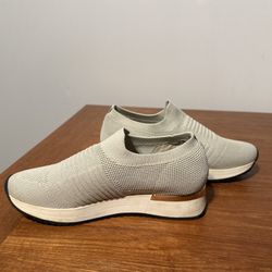 Women’s Knit Sneakers By Kenneth Cole Reaction Sz 6.5M “Cameron Knit Jogger”