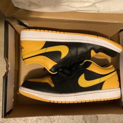 Air Jordan 1 Low Black/yellow Ochre White Size 9