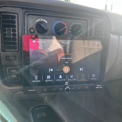 9 inch one den bluetooth radio 