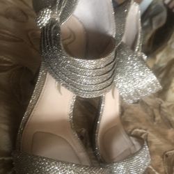 Beautiful  Shoes Size 7 Excellent Condition , Time  For  Holiday And  Christmas  Parties 