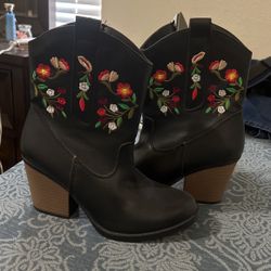 Women’s Boots 8.5