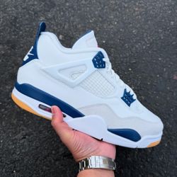 Jordan 4 navy SB size 10 & 11 (NO TRADES PRICE IS FIRM)