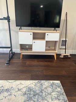 Tv console
