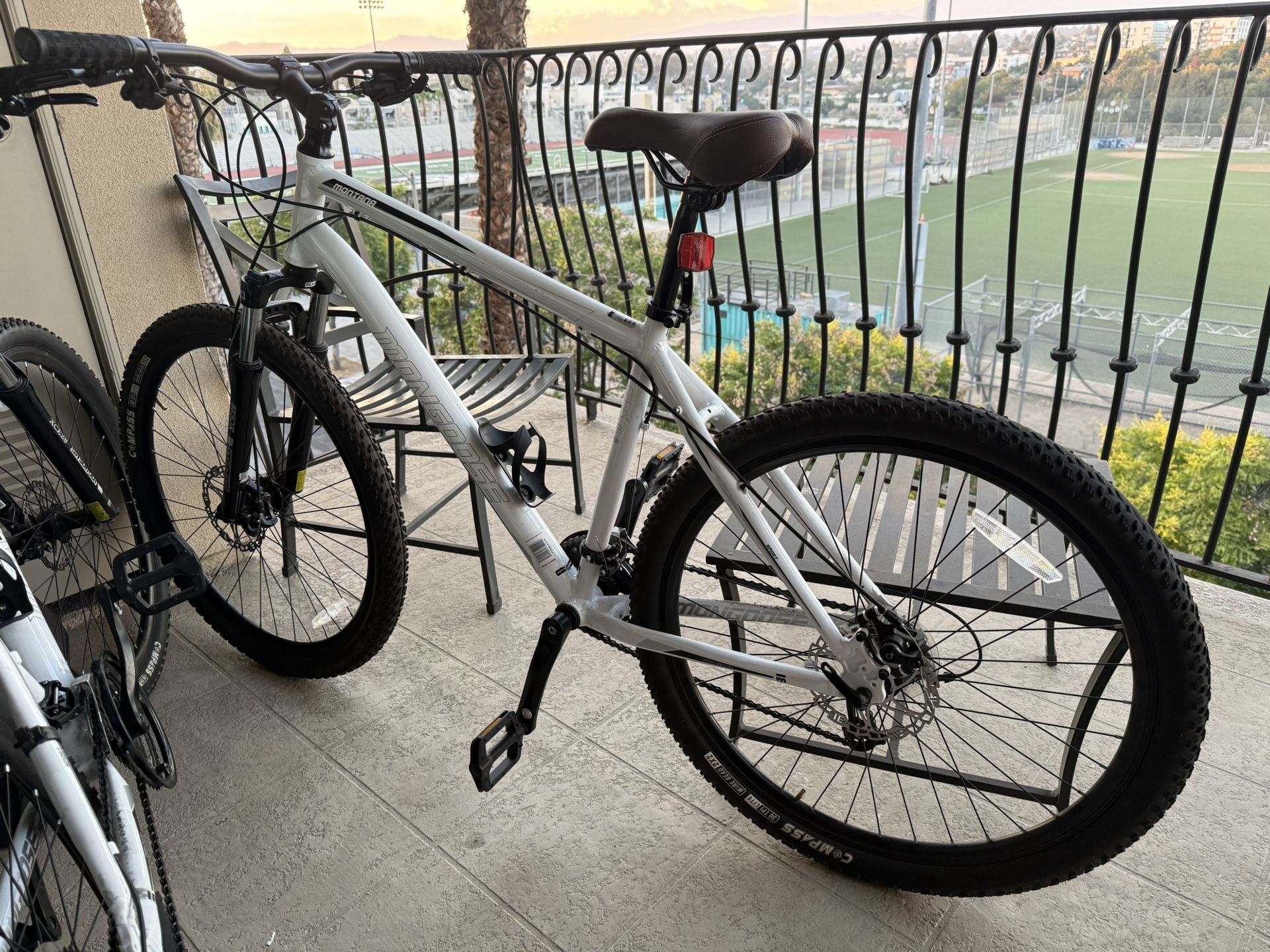 Mongoose Montana Sport Men and Women Mountain Bike, 21 Speed