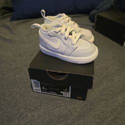 Jordan 1 Low ALT Toddler Size 4