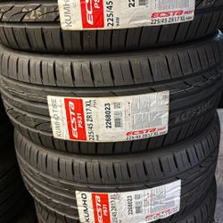 225/45/17 Kumho Tires 🛞 