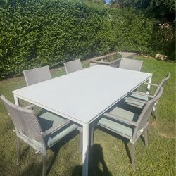 Outdoor patio dining table