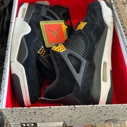 JORDAN 4 RETRO ‘Royalty’ Kicks