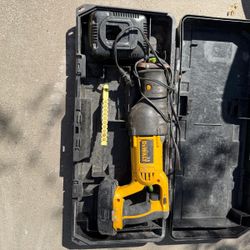 Dewalt SawSaw 