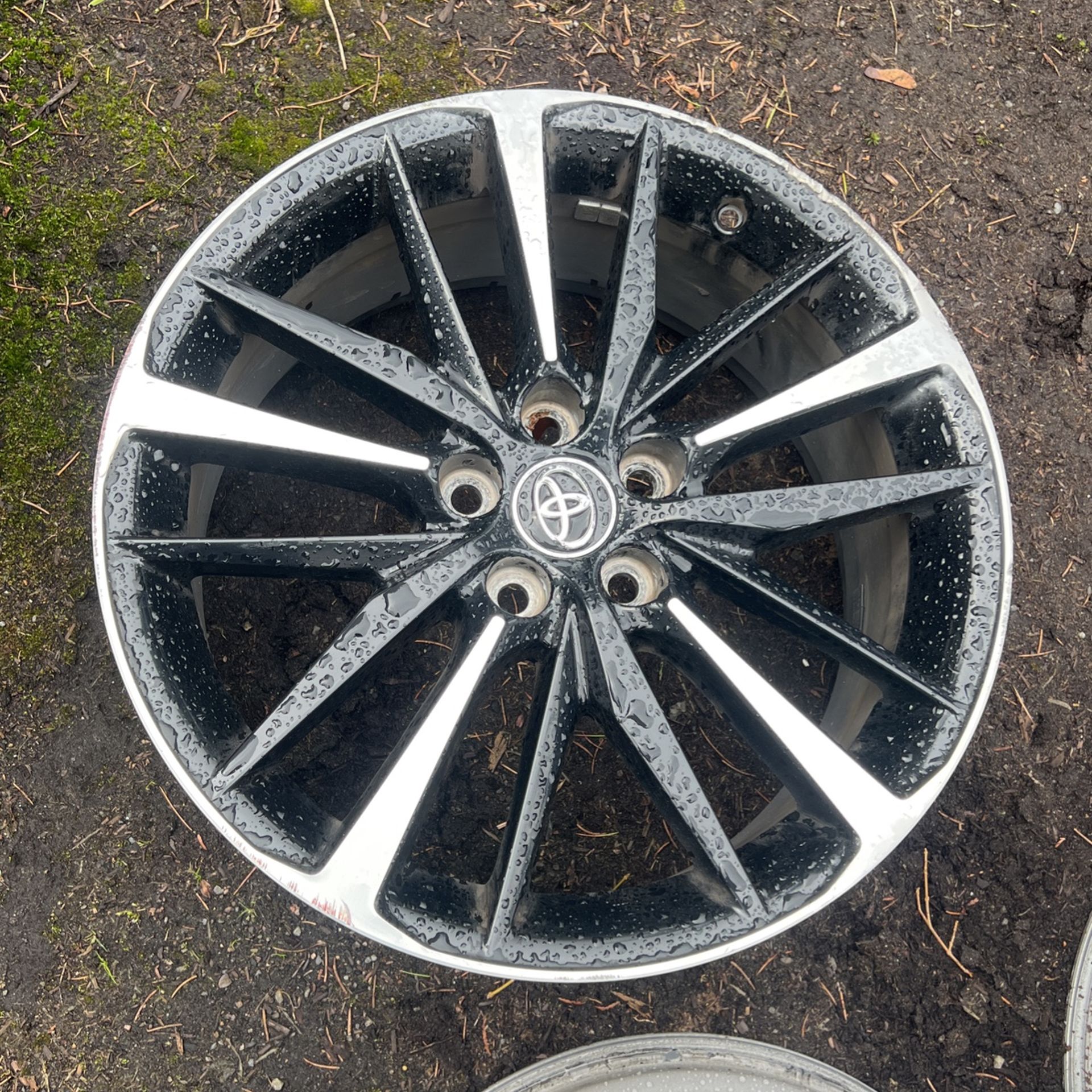 Toyota Camry Rim x2