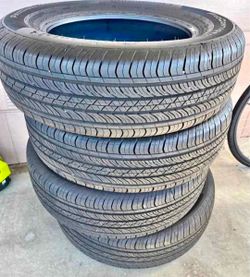 225 65 17 Continental tires Con 80% de Vida Las 4