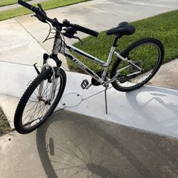 Trek 820 WSD MTB Bike 13" Small Hardtail Steel Front