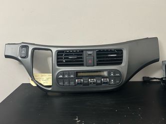 2005 2010 HONDA ODYSSEY FRONT CENTER DASH CLIMATE CONTROL AIR VENT BEZEL PANEL