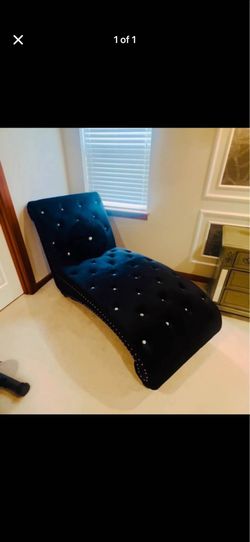 black velvet tufted chaise lounge