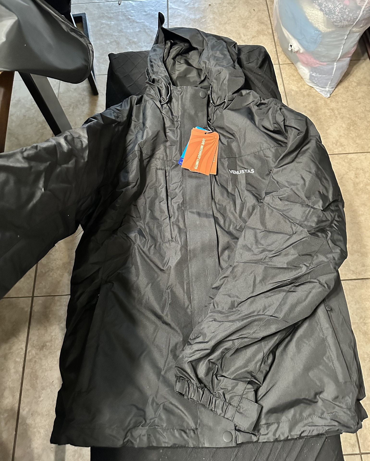 Women’s 3-1 Heated Jacket - Size M - L - New-