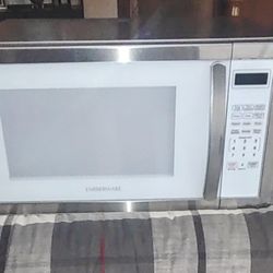 Brand New Microwave 