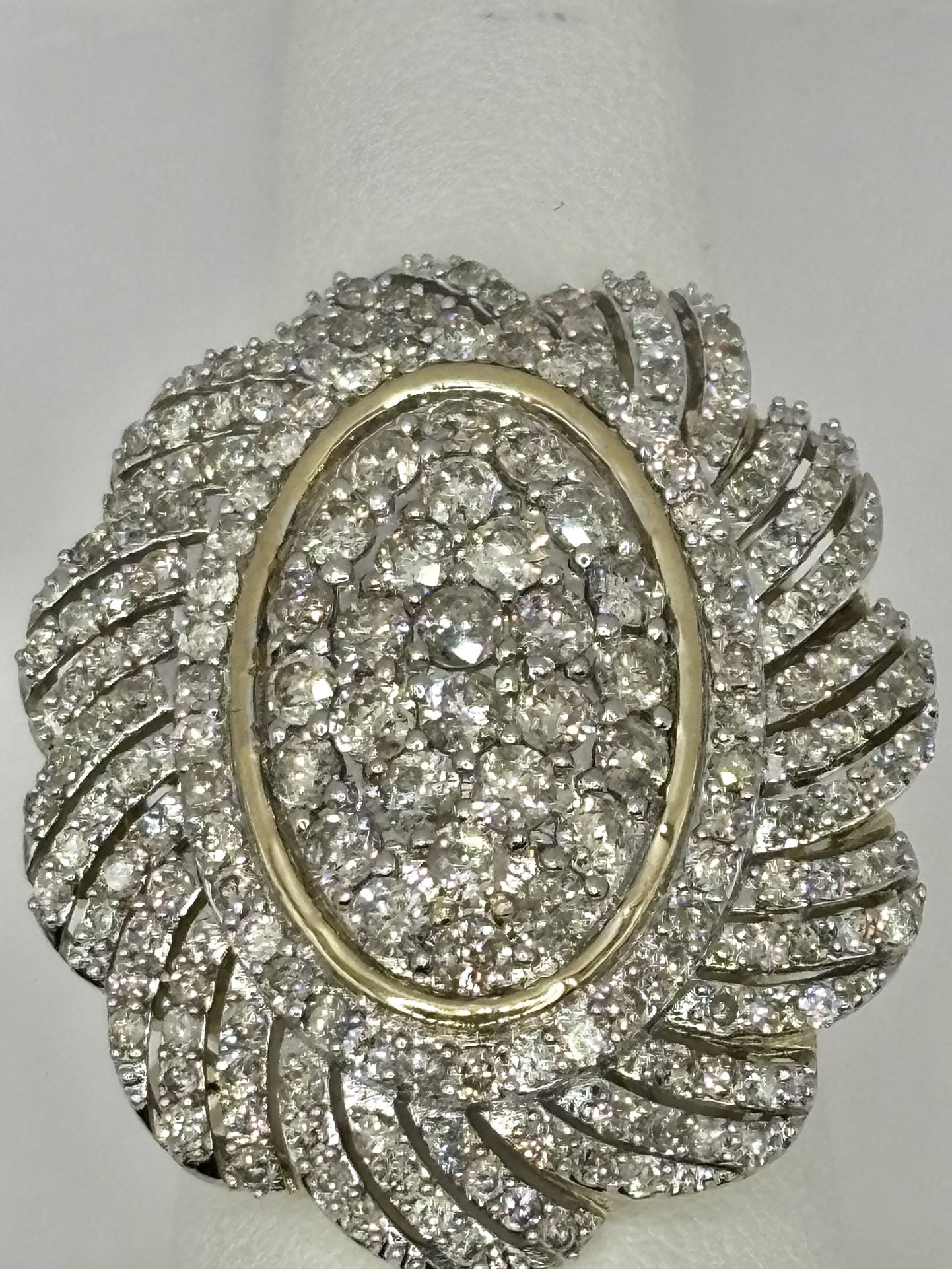 Ladies 14k Yellow Gold Diamond “flower” Ring 4 Carats