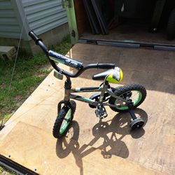 Kid's Huffy Rock It Wheels 12" Bike With Training Wheels Rider Height 2'0" To 3'2"
