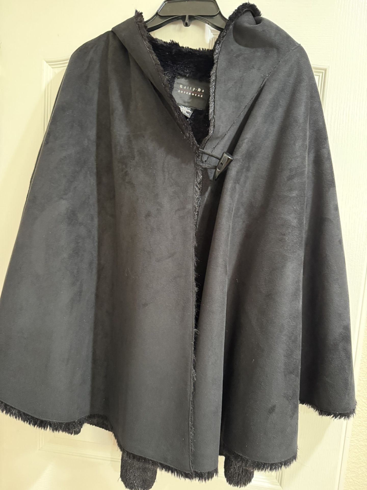 ***Women’s Poncho***