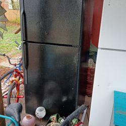 working general electric refrigerator clean