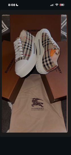 BURBERRY MEN AND WOMEN