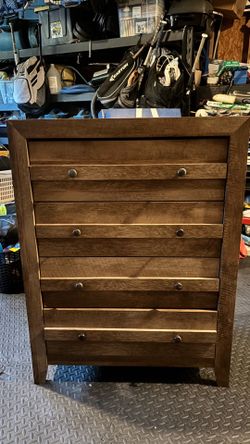 Sweet Dresser