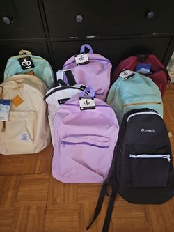 4 Everest Backpacks/Mochilas & 4 AP Backpacks/Mochilas