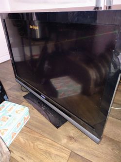 Free Vizio TV w/remote-Not smart