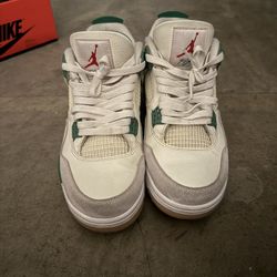 Jordan 4 Retro SB