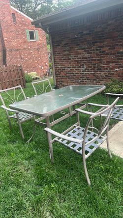 Outdoor patio table with four chairs