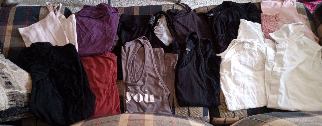 Woman's Tank Tops Good Condition Sizes Xlarge $1.00 Each Or All For $11.00