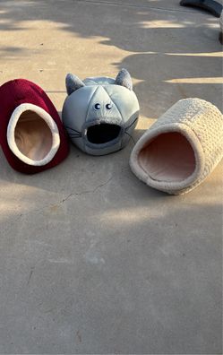 Cat Beds. 3   Beds     10.00 Each 