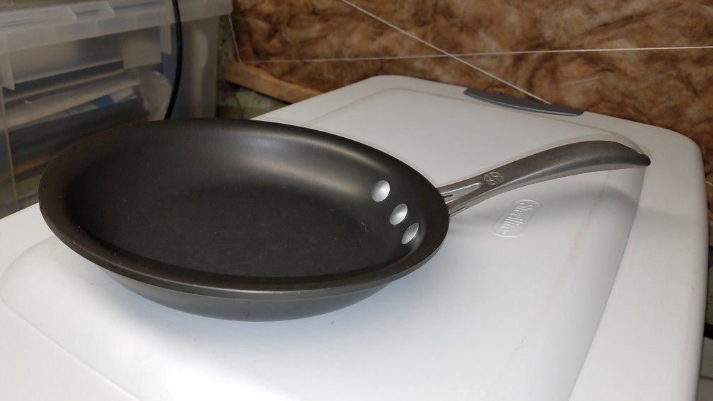 Calphalon 8 inch fry pan