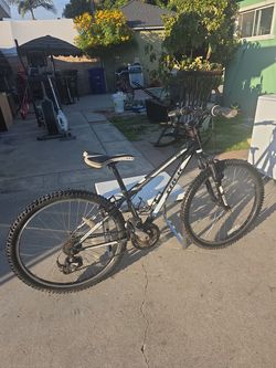 Trek 820 Mountain Bike