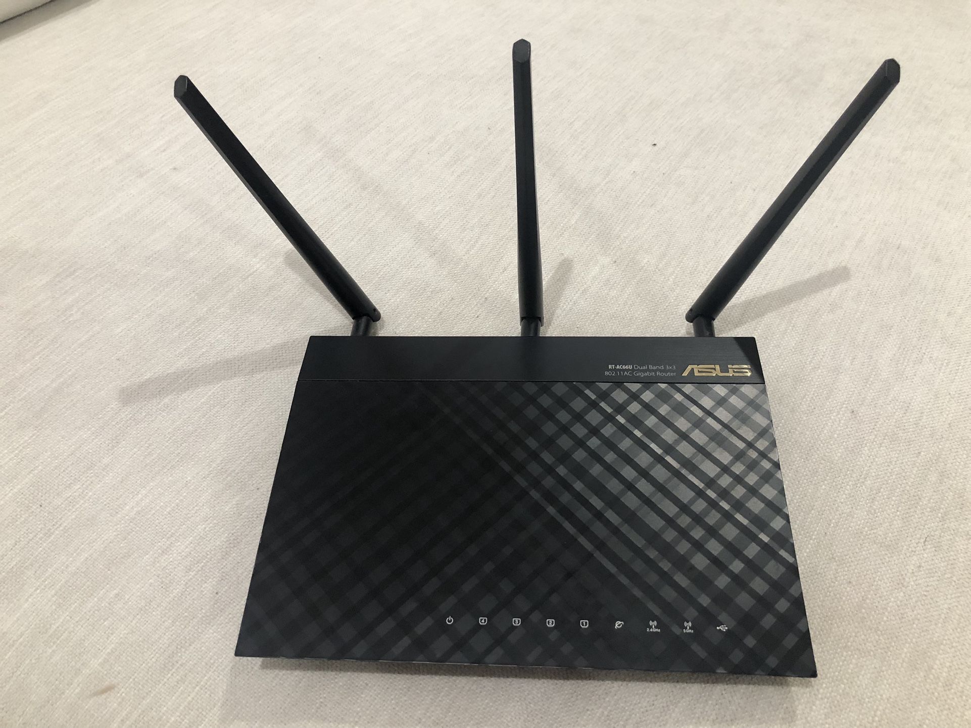 Asus WiFi Router RT-AC66U